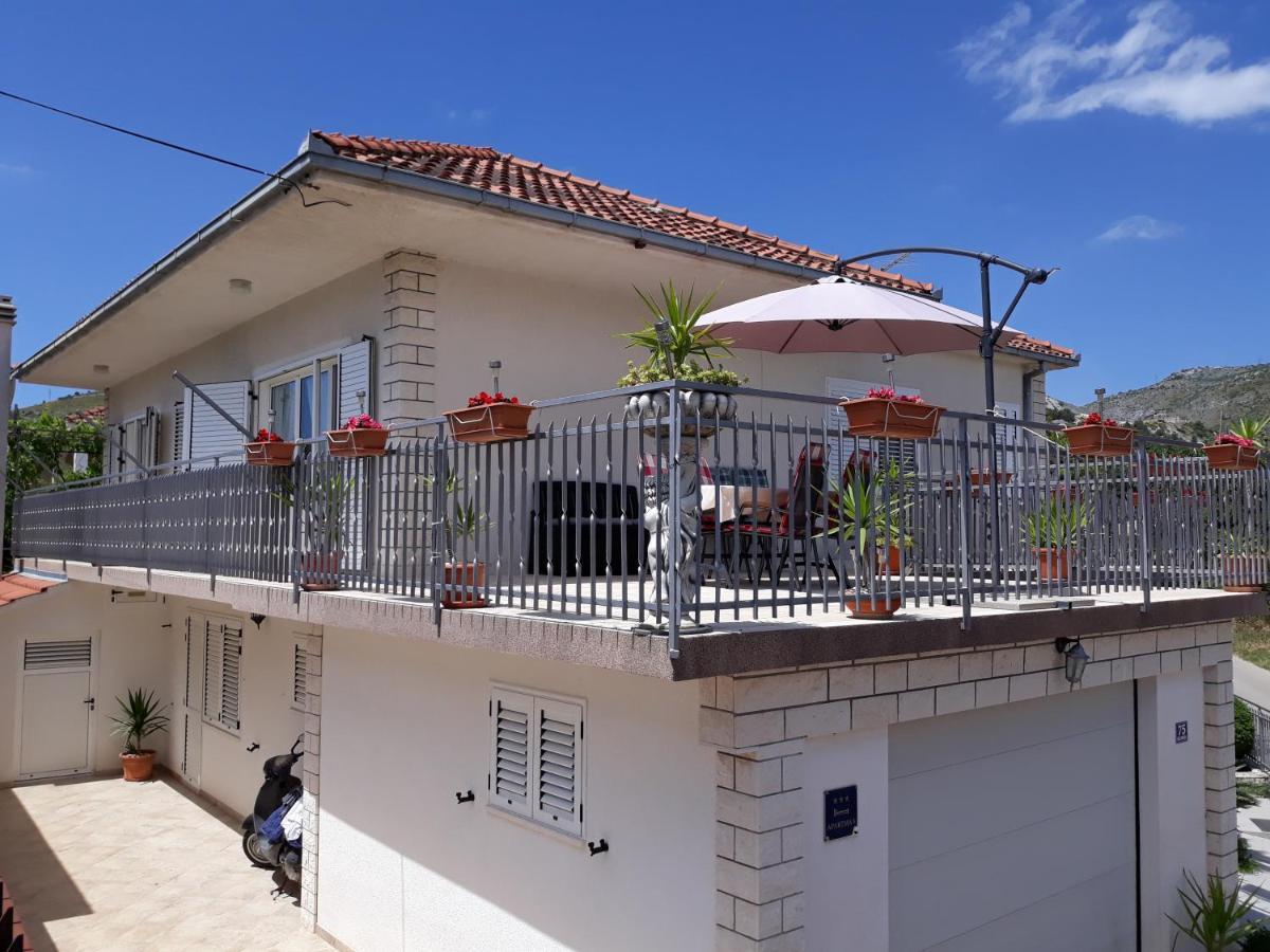 Quality Vila "Comfort" Trogir Exteriör bild