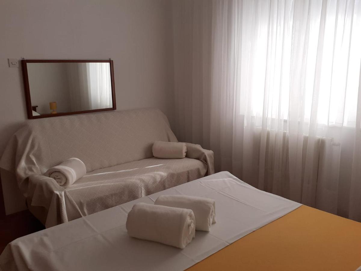 Quality Vila "Comfort" Trogir Exteriör bild