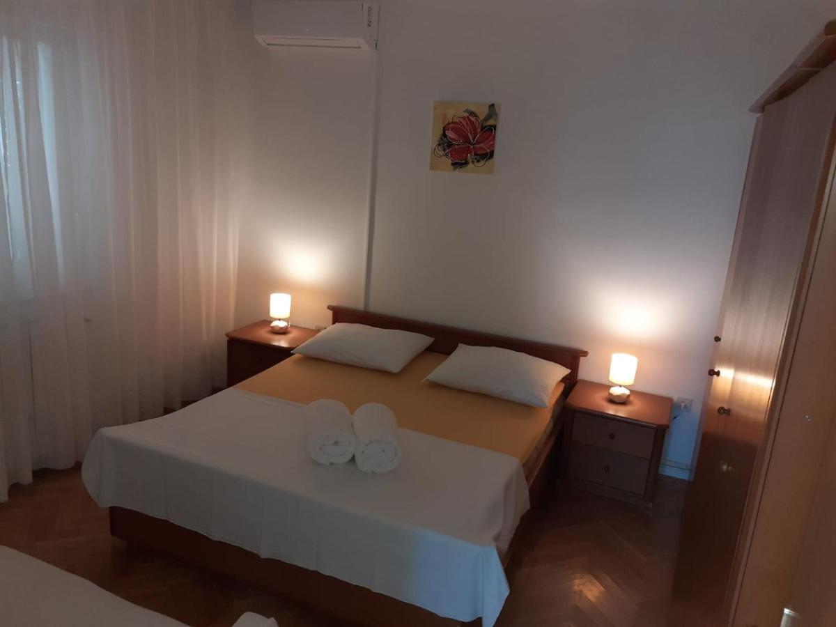 Quality Vila "Comfort" Trogir Exteriör bild